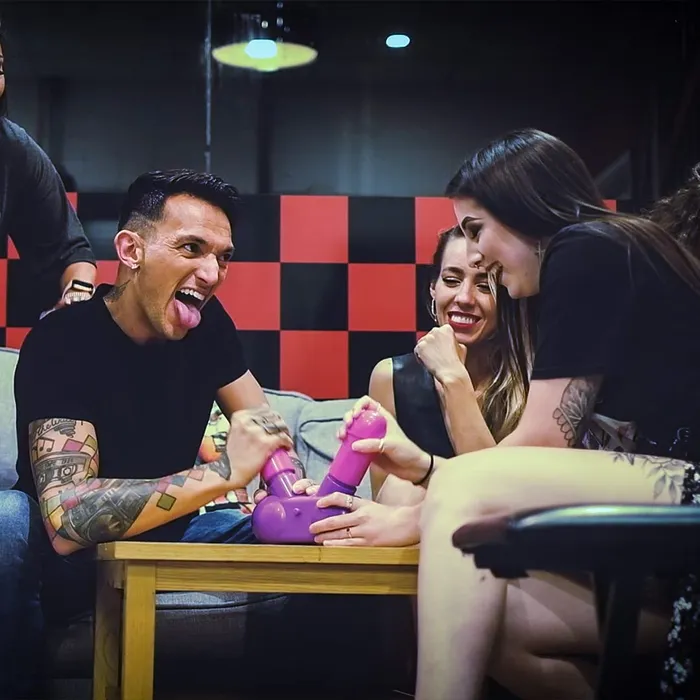 Cum Face Game PlaythingsMiami Games