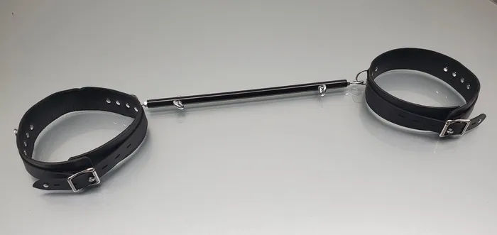 Ballisticmetal Restraints Thigh Spreader Fixed Length Bar with Additional Eye Loops and Leather Restraints Ballisticmetal Restraints Thigh Spreader Fixed Length Bar with Additional Eye Loops and Leather Restraints